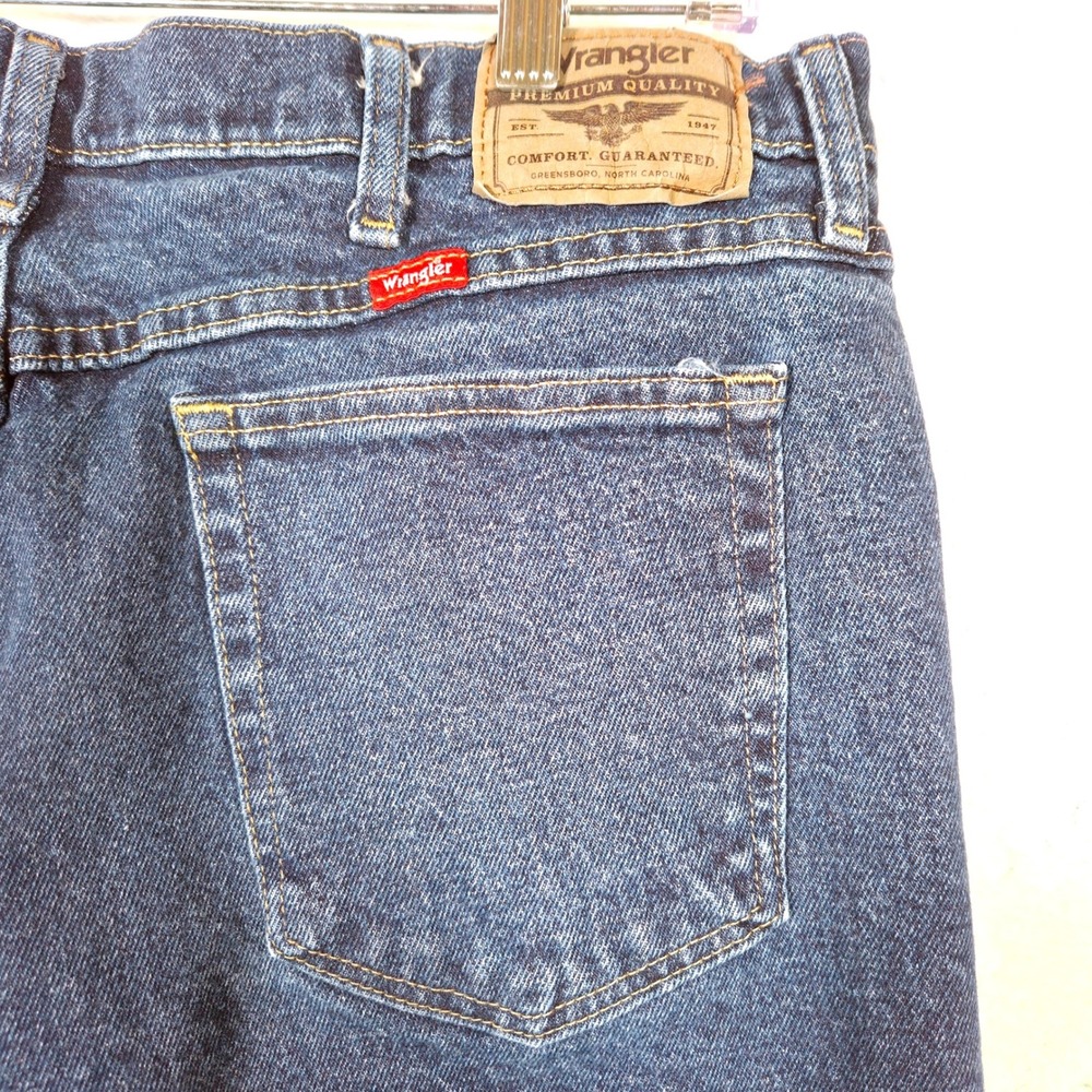 Wrangler Straight Leg Jeans Mens 36x30 Dark Blue Comfort Stretch Denim - Picture 3 of 8